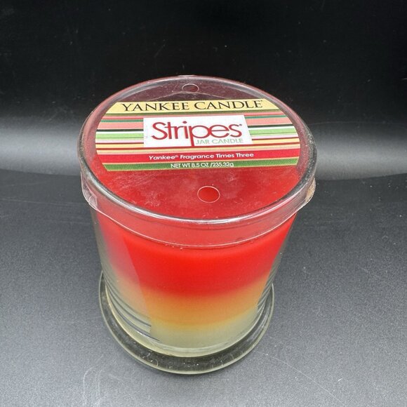 Yankee Candle Stripes Autumn Feast Jar Candle 8.5oz Rare Discontinued Fall Scent - Picture 2 of 6